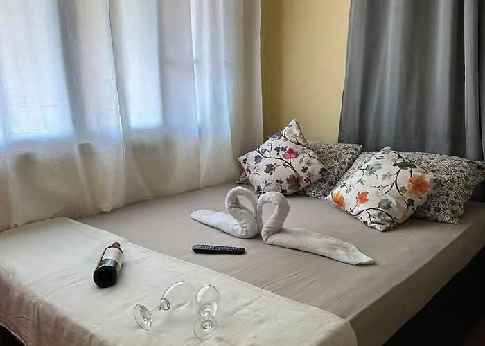 Quarto com Ar à 500m da praia Espaco Aconchego do Gugu Arraial do Cabo