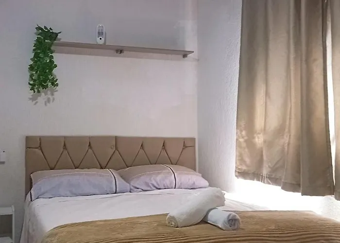Quarto com Ar à 500m da praia Espaco Aconchego do Gugu Arraial do Cabo